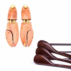 Pack with cedar wood shoe trees and 3 hangers in high gloss finish