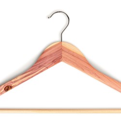 Pack with shoe trees and 3 shirt hangers in cedar wood | Skolyx