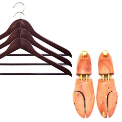 Pack with cedar wood shoe trees and 3 shirt hangers in high gloss