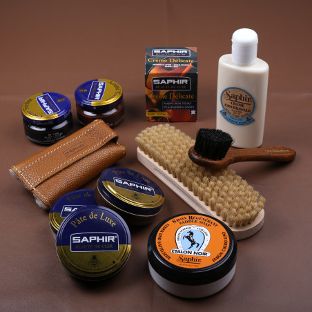 Shoecare kit for smooth leather