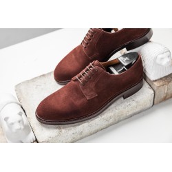 Skolyx plain toe derby in brown suede