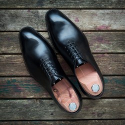 Yanko wholecut black | Experts on quality shoes | Skolyx