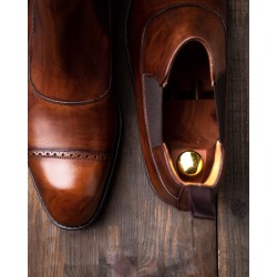 Yanko brogued balmoral chelsea boot brown | Skolyx