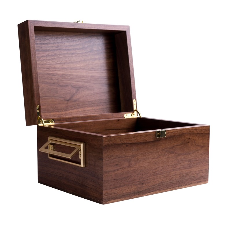 Shoe care valet box in walnut | Skolyx