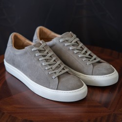 Skolyx Premium sneaker in hellgraues Wildleder | Skolyx