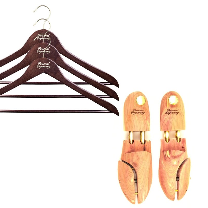 Pack with 3 engraved high gloss shirt hangers and one pair of engraved cedar shoe trees | Skolyx