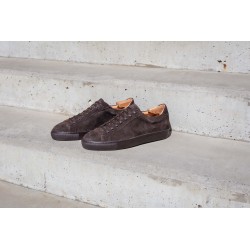 Skolyx Premium sneaker in dark brown suede with dark sole | Skolyx