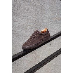 Skolyx Premium sneaker in dark brown suede with dark sole | Skolyx