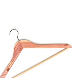 Engraved shirt hanger in cedar | Experts on clothing care | Skolyx