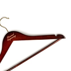 Engraved women's shirt hanger in high gloss finish | Skolyx