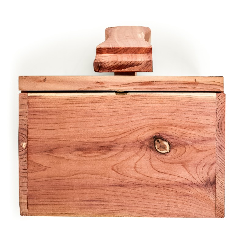 Shoe care valet box in cedar wood | Experts on clothing care | Skolyx