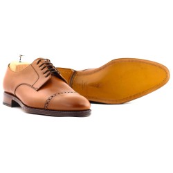 Brogued cap toe derby lysebrun