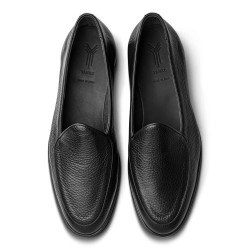 Yanko Traveler Belgian Loafer black deerskin with dark sole | Skolyx