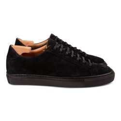 Skolyx Premium sneaker in black suede with white sole | Skolyx