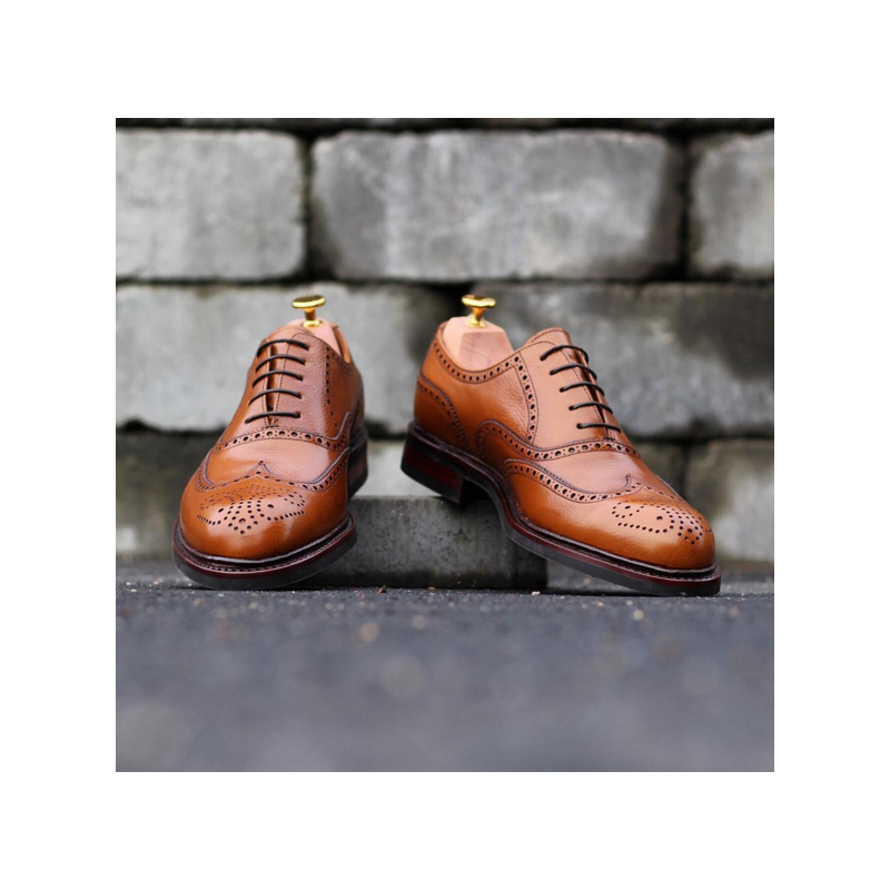 Full brogue in light brown grain leather