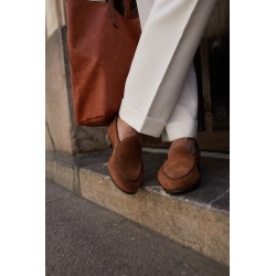 Yanko classic Belgian loafer medium brown reverse kudu suede | Skolyx