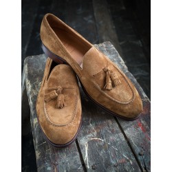 Tassel loafer light brown suede